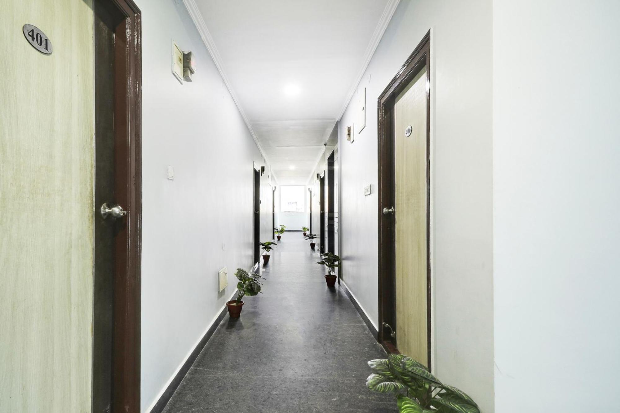 Super Townhouse De Alphabet Hotel Kukatpally Nexus Mall Χιντεραμπάντ Εξωτερικό φωτογραφία