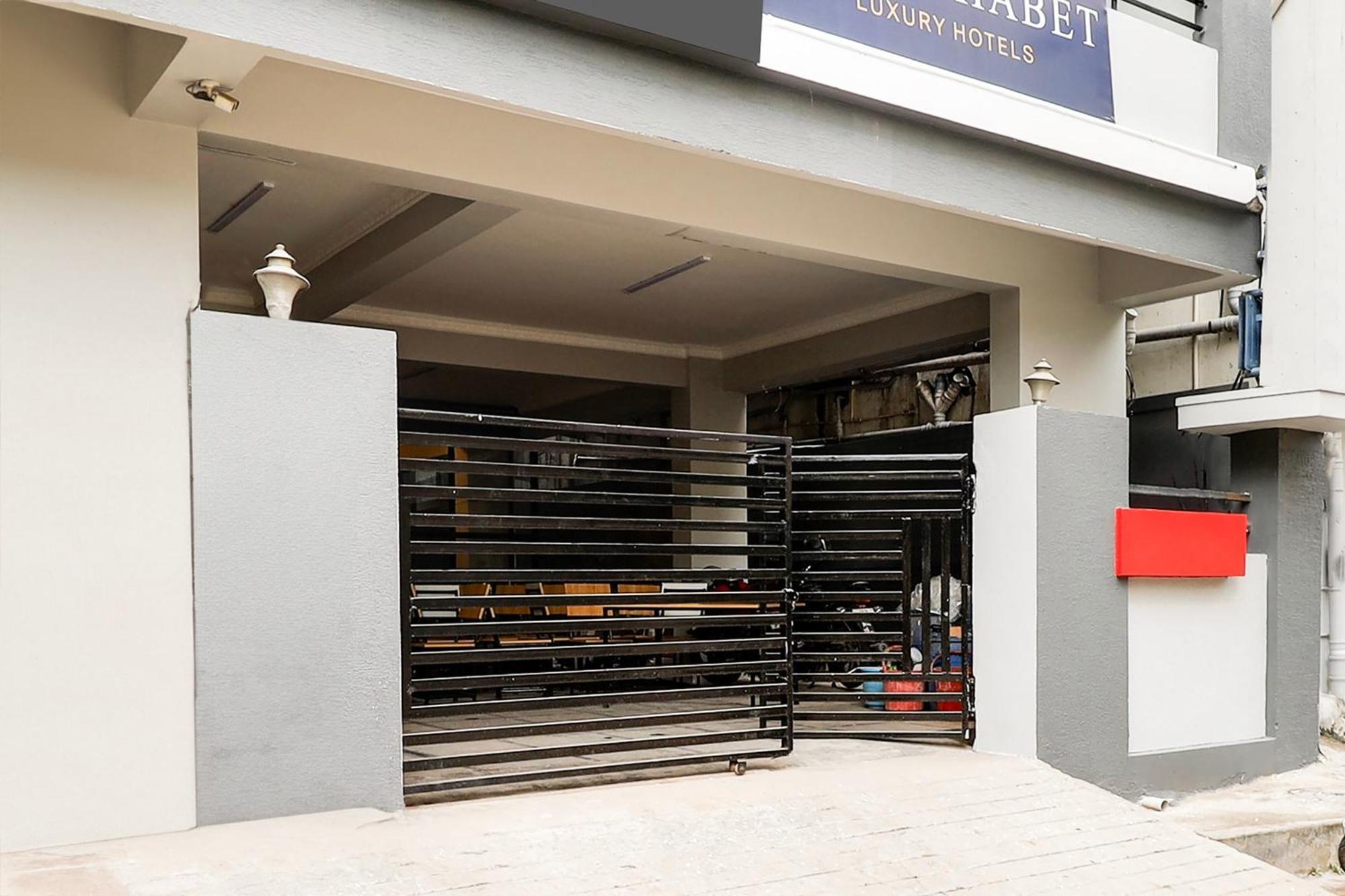 Super Townhouse De Alphabet Hotel Kukatpally Nexus Mall Χιντεραμπάντ Εξωτερικό φωτογραφία